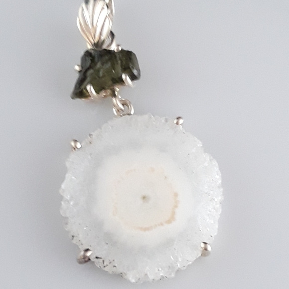 Natural Solar Quartz Eye & Moldavite Pendant - Picture 5 of 8